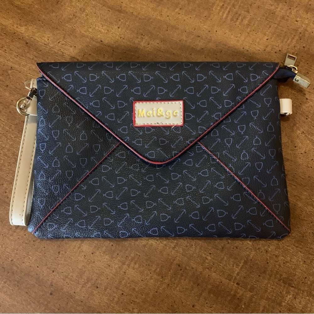 Mei & Ge Wristlet